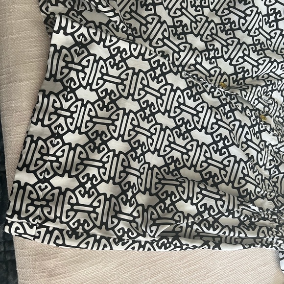 bebe Blalck and white Greek-print Shorts Romper/Jumper - Picture 6 of 6